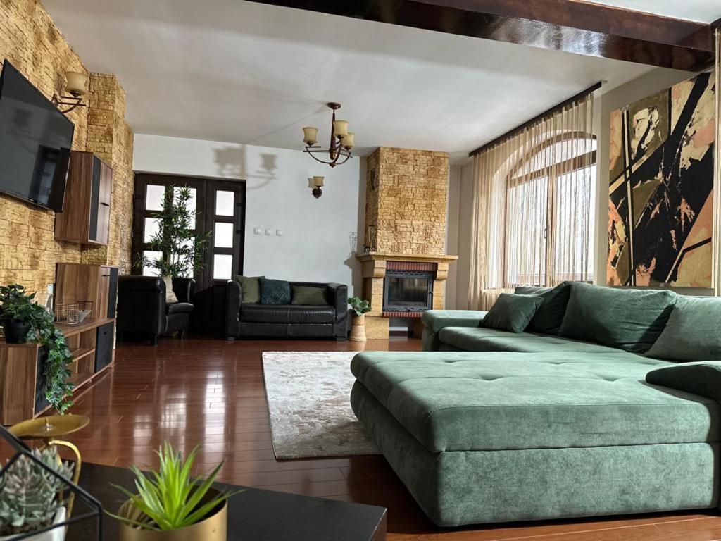 Vila Aldor Bran  Luaran gambar